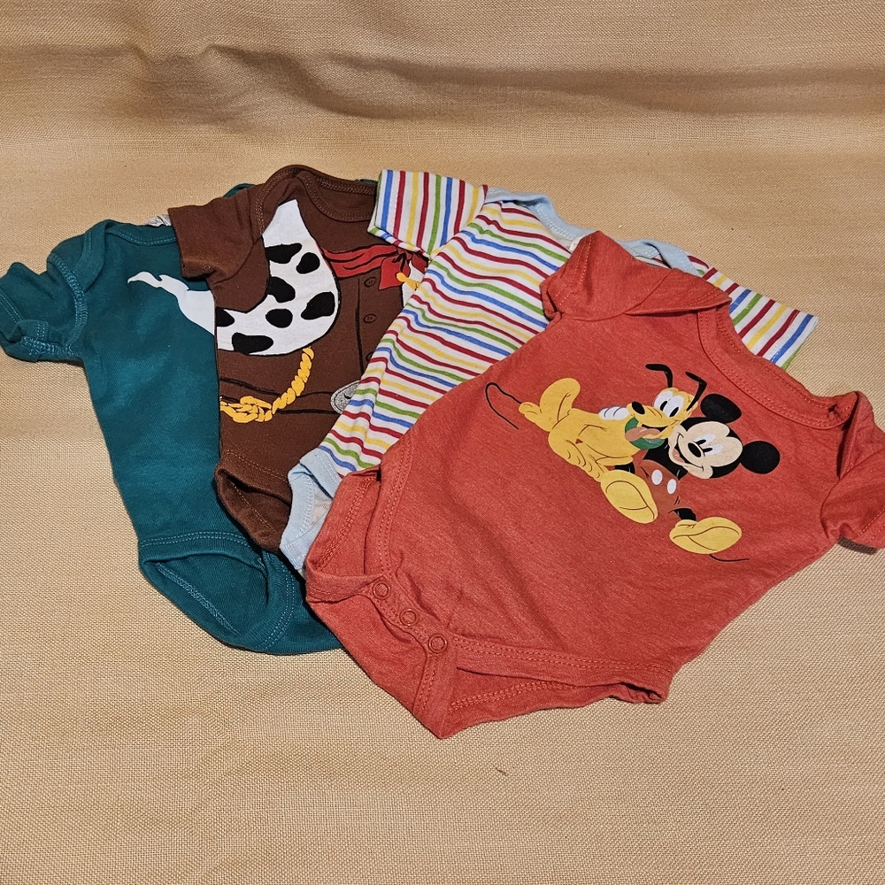 🎄Disney Boys Character Onesie Bundle🎄